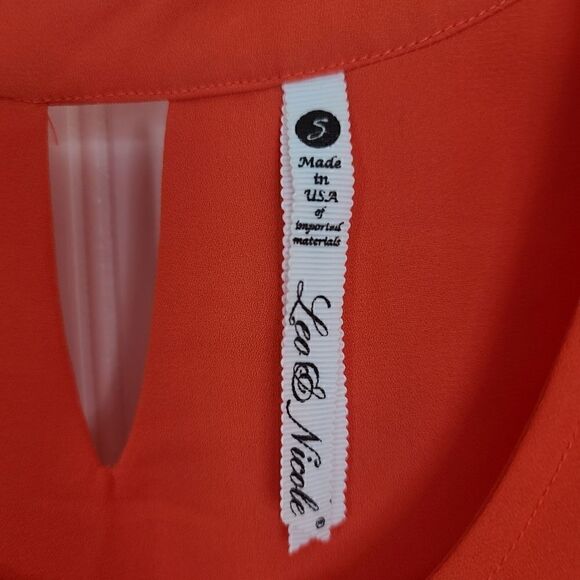 Leo and Nicole Orange Sleeveless Asymmetrical Blouse with slit EUC S - Picture 4 of 7